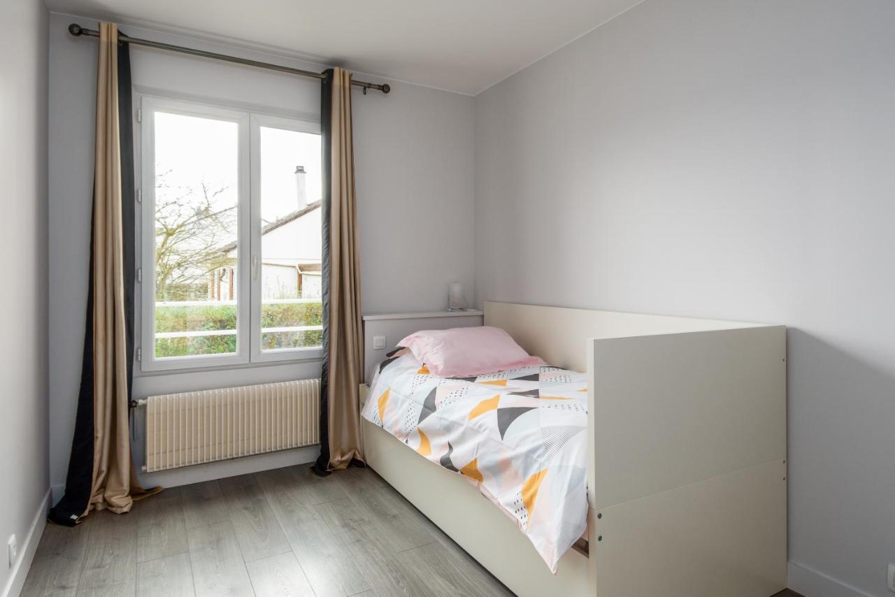 2 Bed House Near Disneyland Paris Montry Bagian luar foto